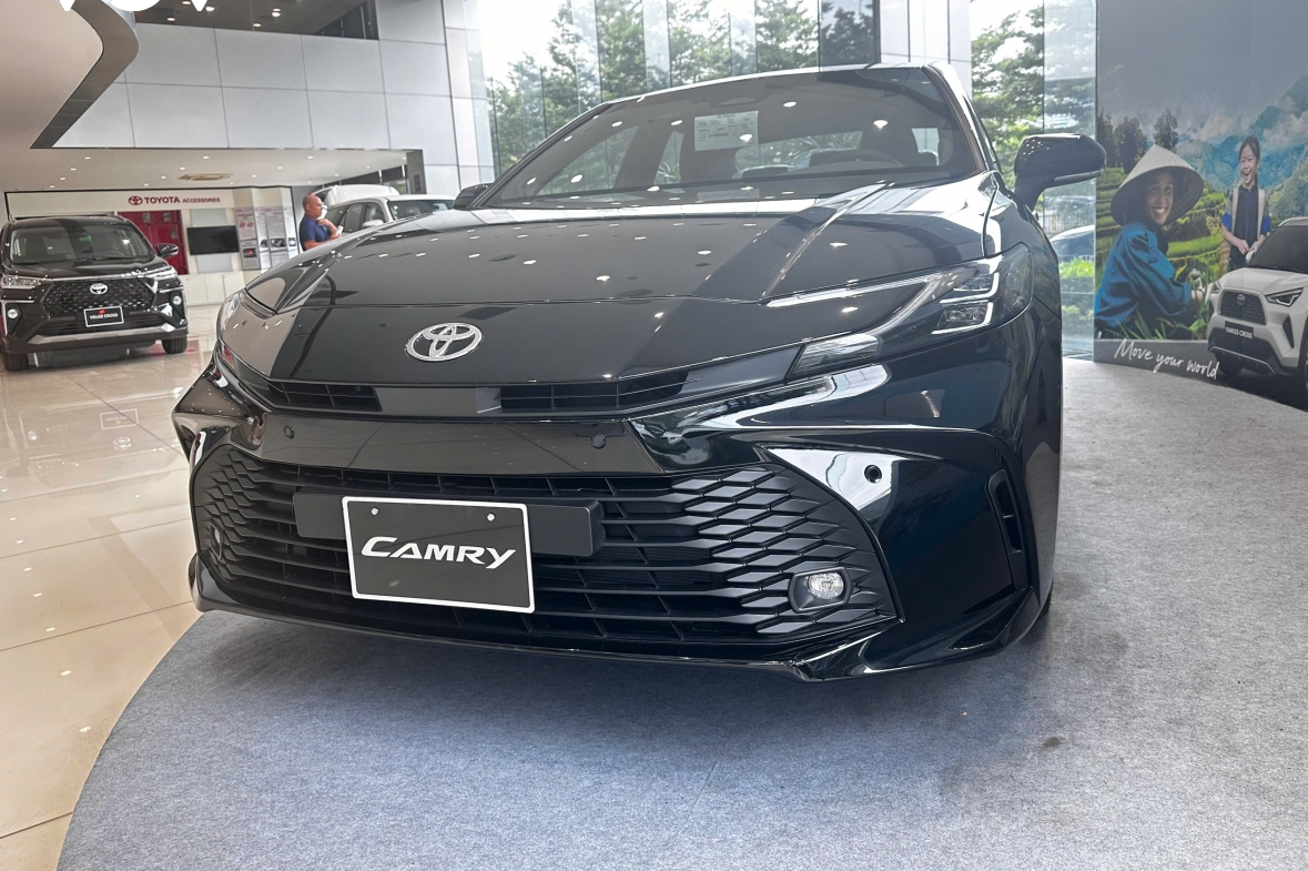 Giảm giá sâu 150 triệu đồng, Toyota Camry tạo gánh nặng cạnh tranh cho đối thủ