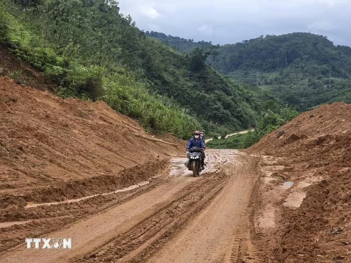 Đà Nẵng công bố tình huống khẩn cấp do sụt lún, nguy cơ sạt lở tại xã Đắc Pring