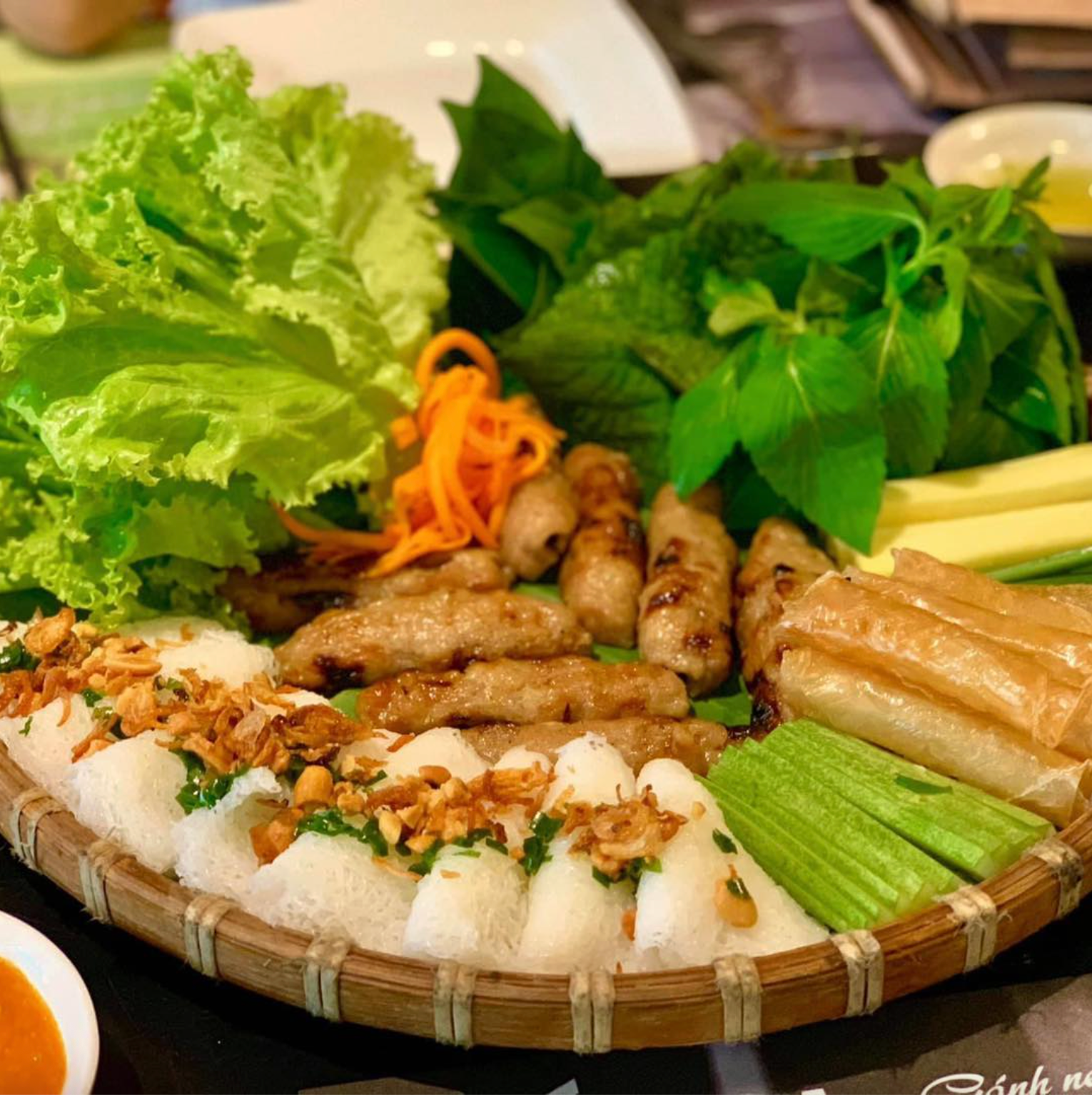 Món Việt lên đài Hàn Quốc, khách mời nổi tiếng ăn không ngừng, còn phải gọi thêm lần 2