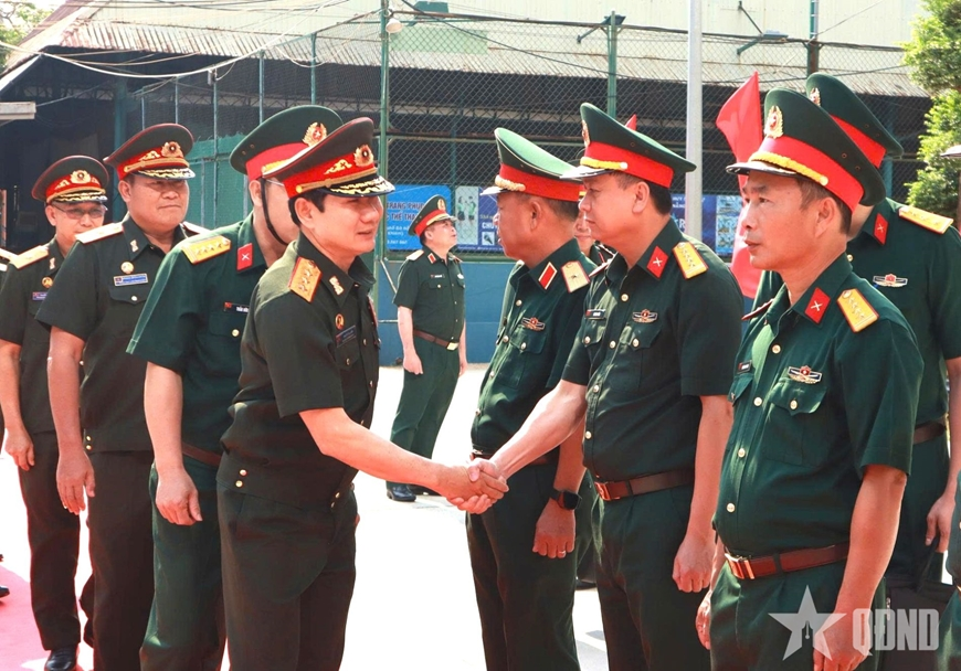 Đoàn công tác Bộ Quốc phòng Lào thăm Bộ CHQS TP Đà Nẵng