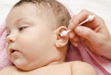 Trẻ bị viêm tai giữa và những biến chứng nguy hiểm không ngờ