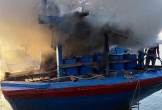 Nổ bình gas tàu cá trên biển khiến 2 người bị thương, 1 người mất tích