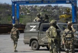 Xung đột Nga-Ukraine: Donbass nóng, sân bay Odessa trúng tên lửa