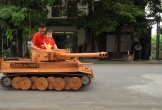 Chiêm ngưỡng chiếc xe tăng Tiger I bằng gỗ bởi bàn tay ông bố trẻ ở Bắc Ninh