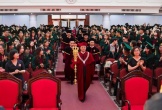 Yêu cầu trường Đại học Kinh tế báo cáo về trang phục tại lễ trao bằng tốt nghiệp
