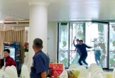 Hỗn chiến trong tiệc cưới, cô dâu chú rể hoảng loạn bỏ chạy