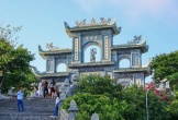 Chiêm ngưỡng ngôi chùa Linh Ứng tuyệt đẹp nằm trên bán đảo Sơn Trà
