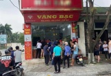 Thanh niên cầm dùi cui điện cướp tiệm vàng ở Phú Thọ