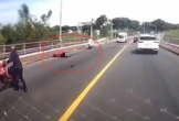 Đà Nẵng: Ô tô bất ngờ mất lái, hất người điều khiển xe máy xuống mặt cầu Cẩm Lệ