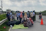 Xe đầu kéo đi vào làn xe máy, tông 2 cha con thương vong