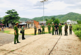 Sau mâu thuẫn, con rể nổ súng nhiều phát vào nhà cha vợ, cướp xe máy bỏ trốn