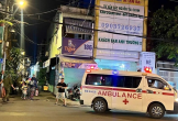 Nam thanh niên trần như nhộng chạy ra khỏi nhà kêu cứu rồi gục chết trên đường