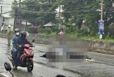 Trượt ngã trong mưa, 2 người phụ nữ bị xe đầu kéo cán tử vong