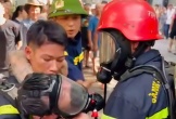 Người đàn ông nghi phóng hỏa, mắc kẹt trong căn nhà cháy